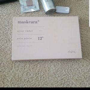 COPY - Maskcara artist pallette